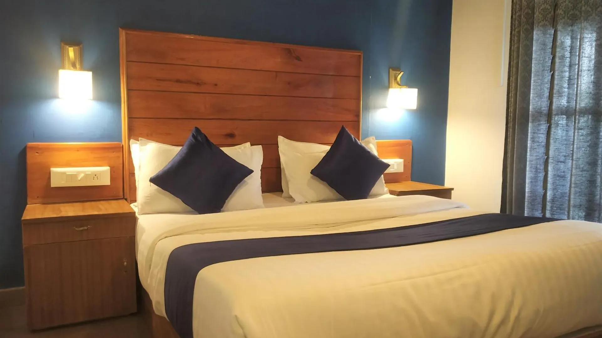 Winter Gardens Apartment Anachal Homestay