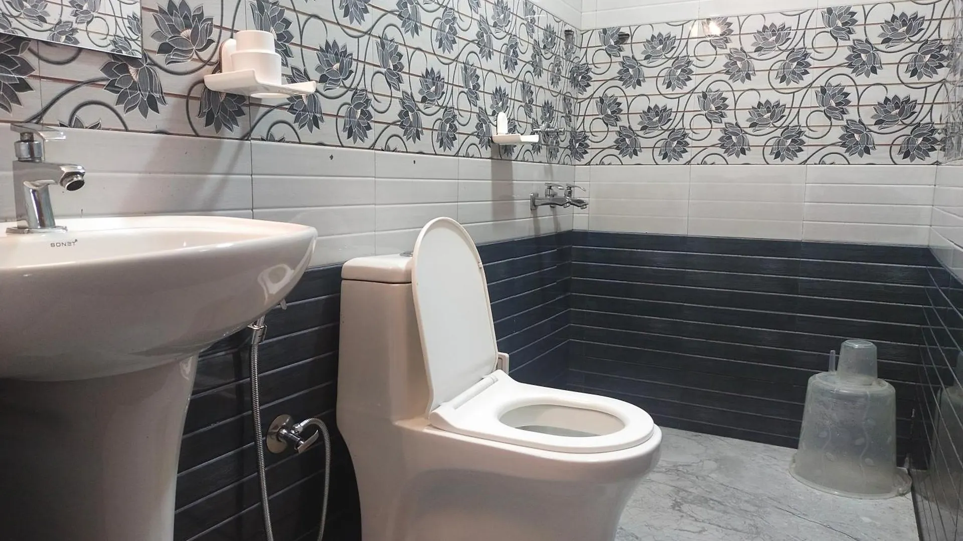 Winter Gardens Apartment Anachal 0*,  India